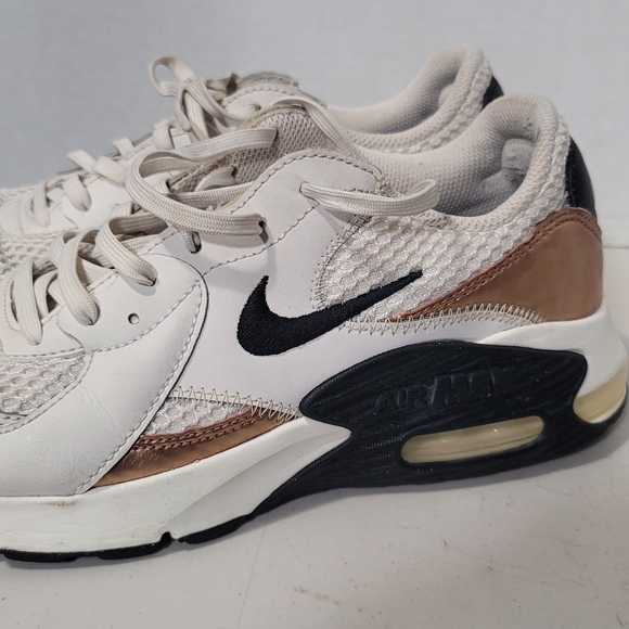 Nike Women’s Air Max Sneaker in Cream with Rose Gold and Black Accents - Picture 2 of 5